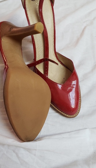 Blood red moderate heel sandal - Picture 2 of 3